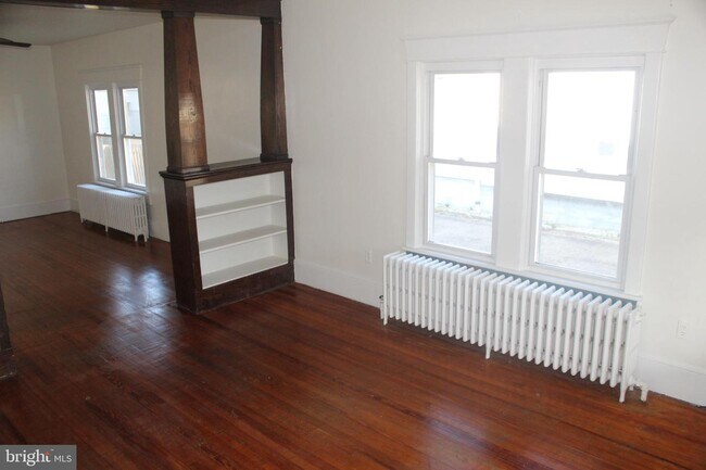 Foto del edificio - 70 W Chestnut Ave