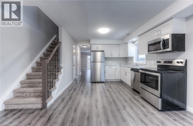 Building Photo - 47 Heiman St