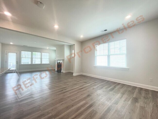 Building Photo - Lovely 2 Story 4 Bedroom, 3 Bath Single-Fa...