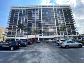 Building Photo - 2049 S Ocean Dr