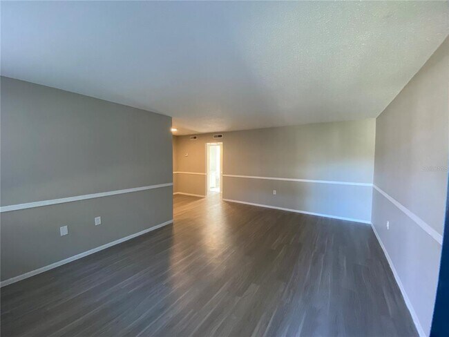 Building Photo - 955 Knox McRae Dr