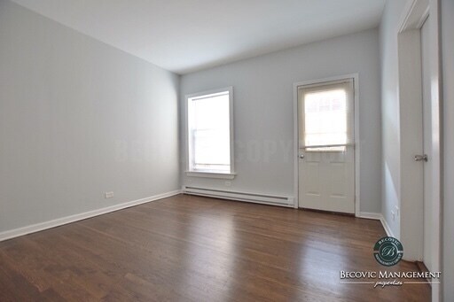 Building Photo - 1452 W Fargo Ave