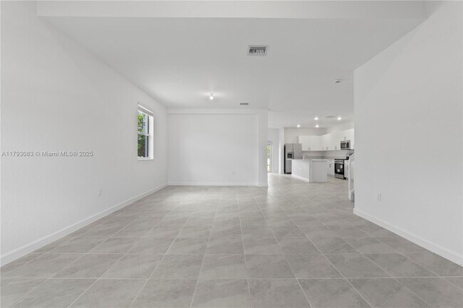 Foto del edificio - 2912 SE 23rd Ave