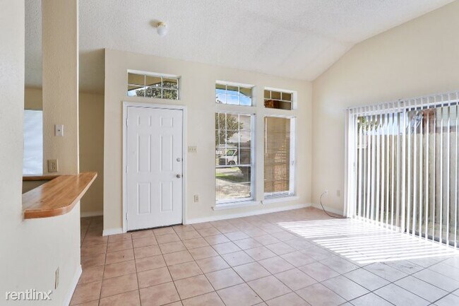Building Photo - 2 br, 2 bath Townhome - 1736 Montbatten Drive