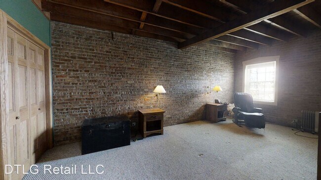 Foto del edificio - 112 E Burlington Ave