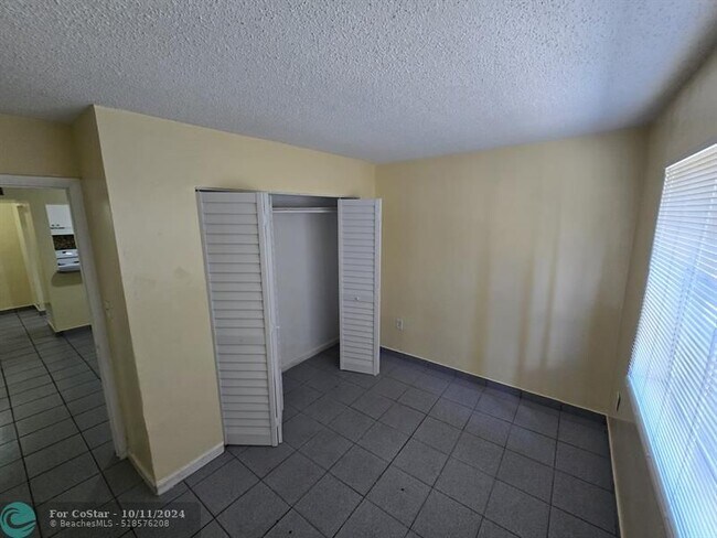 Foto del edificio - 13695 NE 3rd Ct