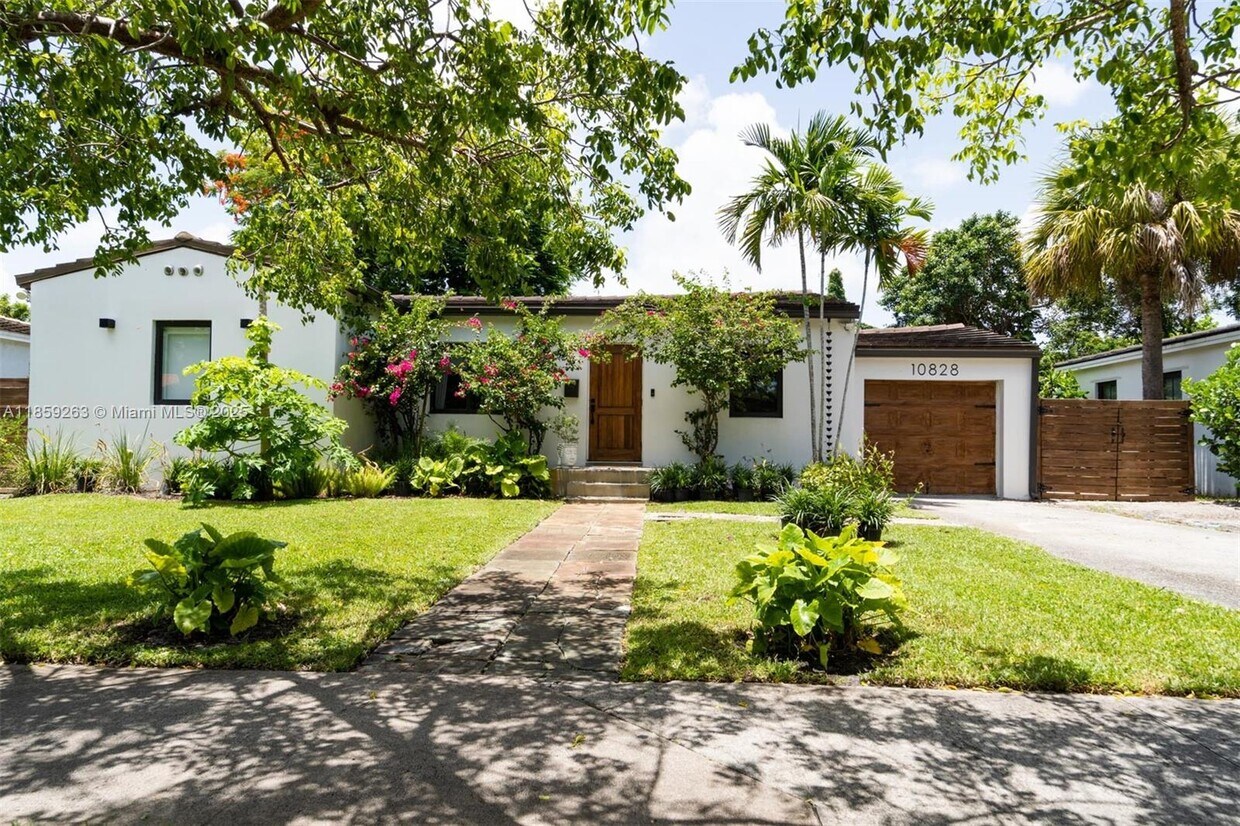 Foto principal - 10828 NW 2nd Ave