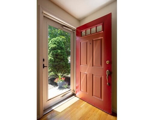 Foto principal - 84 Wellesley Ave