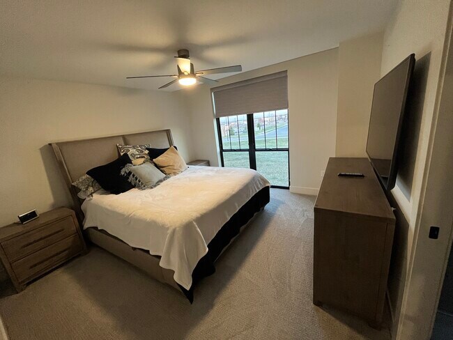 Building Photo - 2007 SW Chautauqua Ln