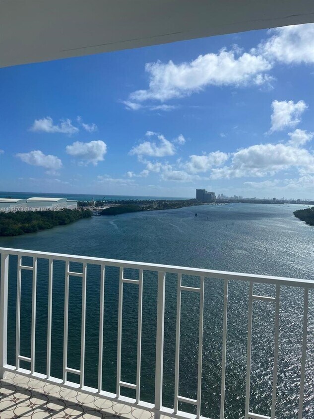 Foto principal - 500 Bayview Dr