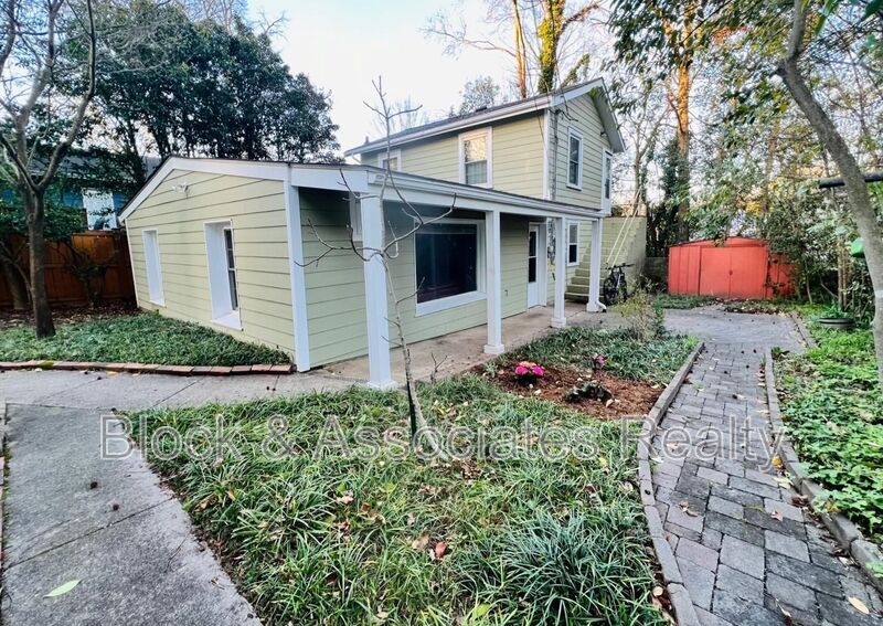 Primary Photo - 1807 Sunset Dr