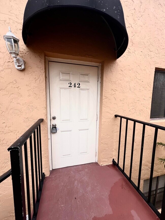 Foto del edificio - 6061 10th Ave N