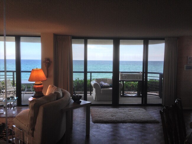Foto del edificio - 250 S Ocean Blvd