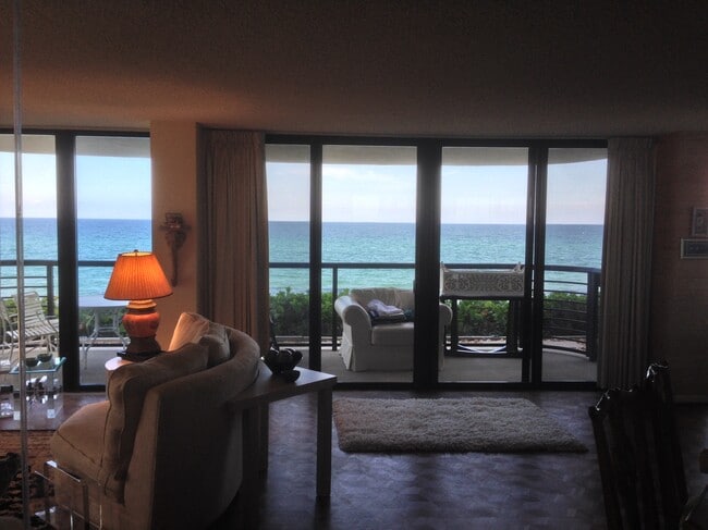 Building Photo - 250 S Ocean Blvd