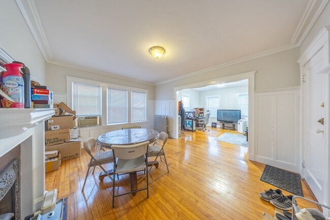 Foto del edificio - 99 Glenville Ave