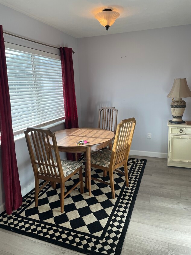 Foto principal - 8454 111th St