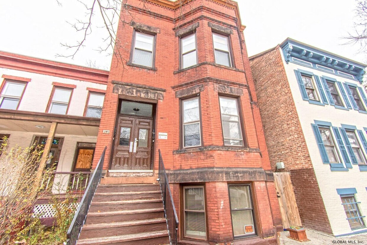 Primary Photo - 341 Madison Ave