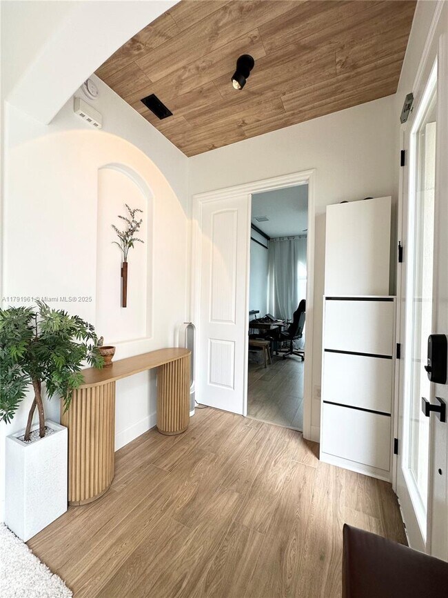 Foto del edificio - 8436 Lyside Dr