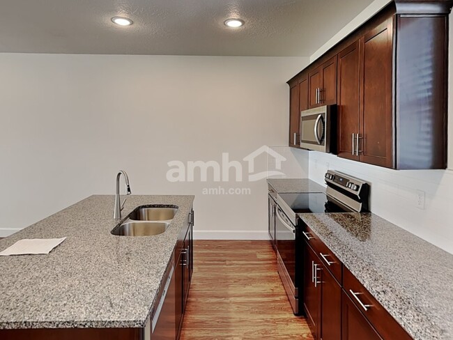 Building Photo - 6088 S Jordan Pkwy W