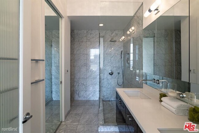 Building Photo - 2 br, 2 bath House - 710 N Orlando Ave Apt...