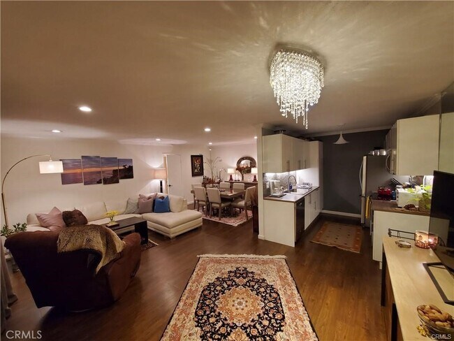 Foto del edificio - 322 Miraleste Dr