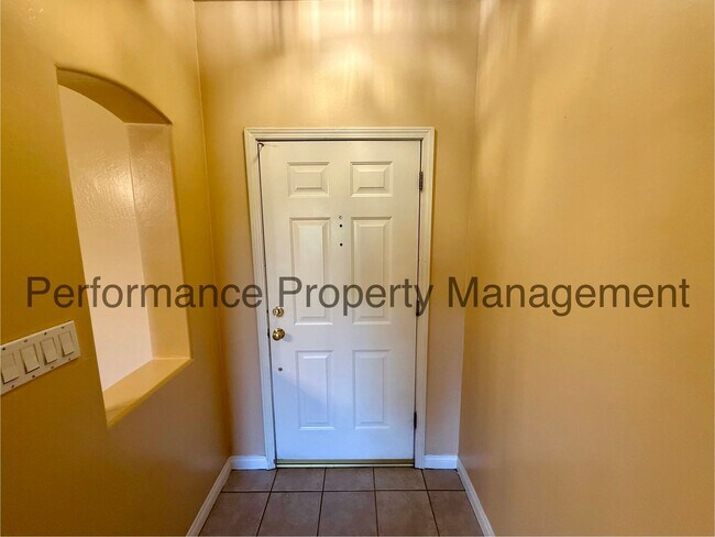 Foto del edificio - Stunning 4 Bed/2 Bath SW Bakersfield Home ...
