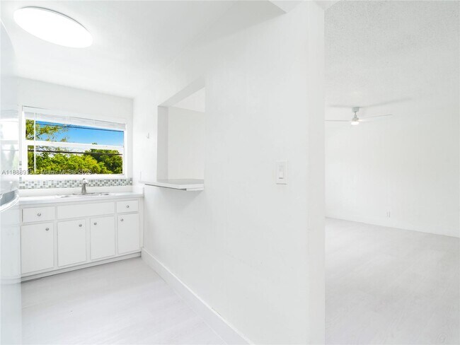 Foto del edificio - 2025 Miami Rd