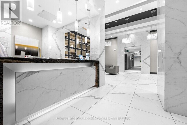 Photo du bâtiment - 3700 Hwy 7