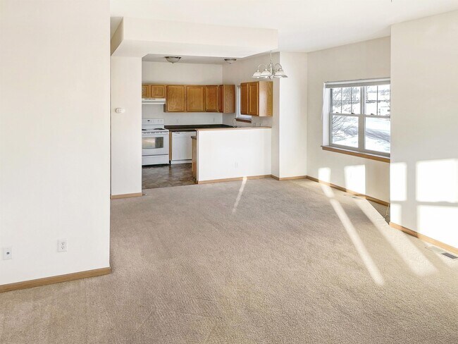 Building Photo - 107 Alena Ln