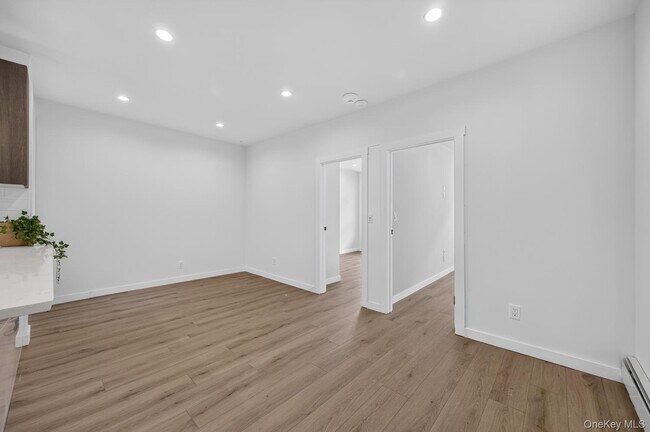 Foto del edificio - 91 Mineola Blvd