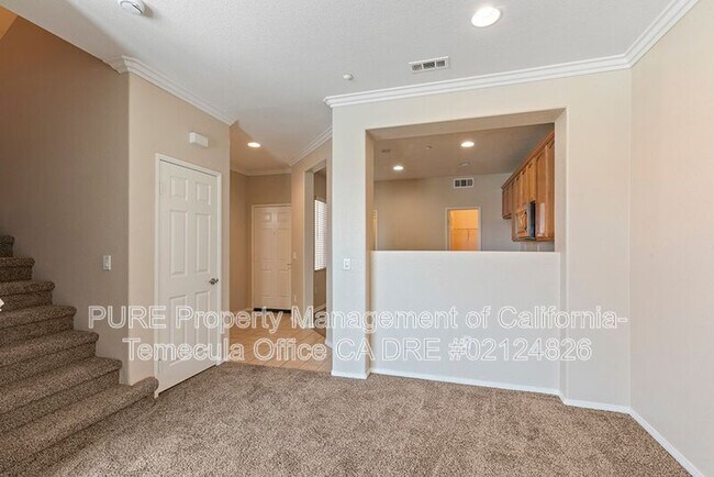 Foto del edificio - 15329 Oak Tree Dr