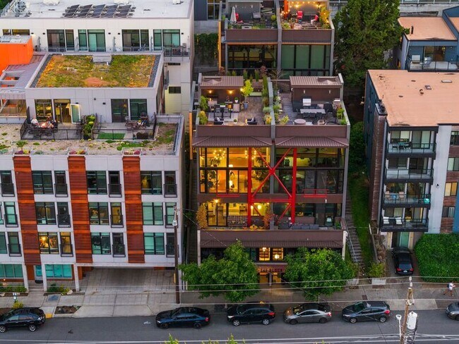 Foto del edificio - 1707 Dexter Ave N