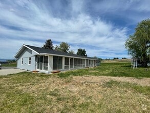 Building Photo - 3910 Thrall Rd