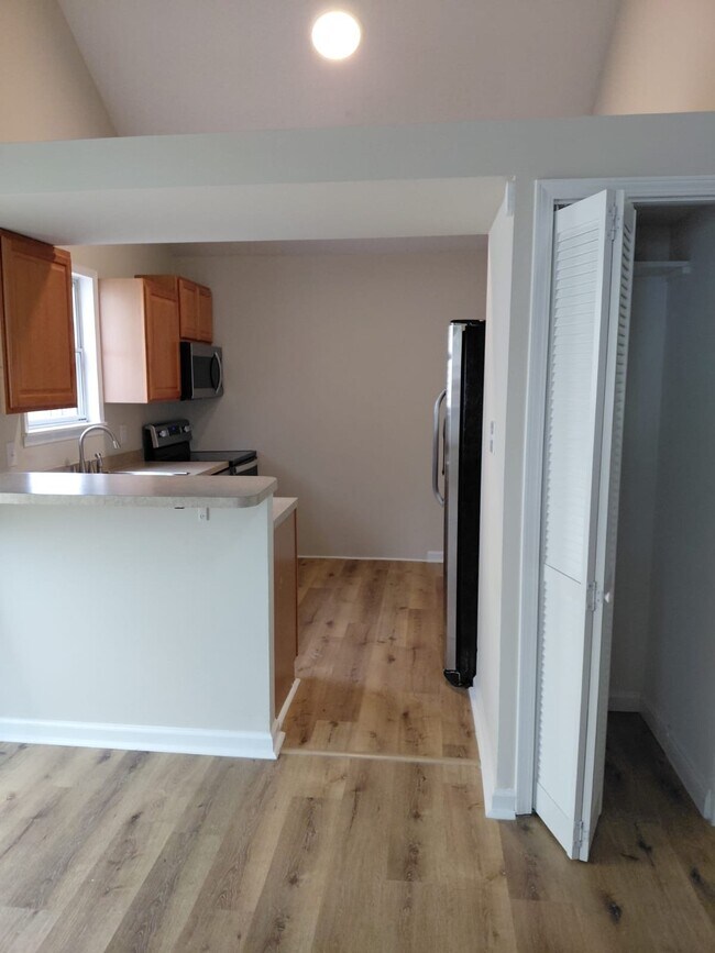 Building Photo - 5928 Crossfield Dr