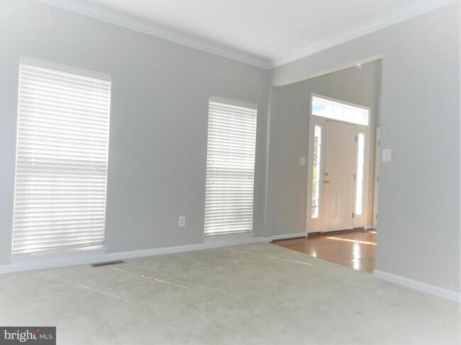 Building Photo - 5203 Linden Dr