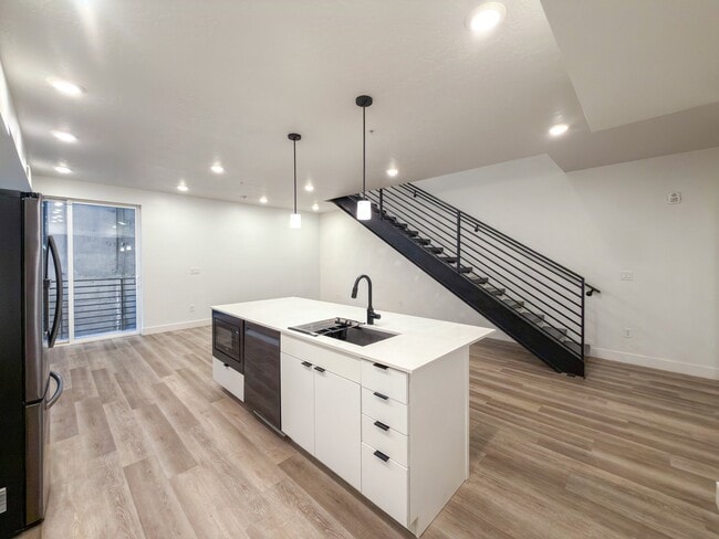 Foto del edificio - 933 S Washington St