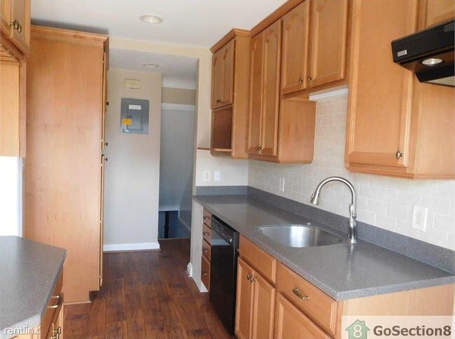 Foto del edificio - 1423 Stonewood Rd