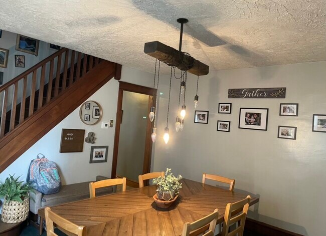 Dining room - 2332 Spring St
