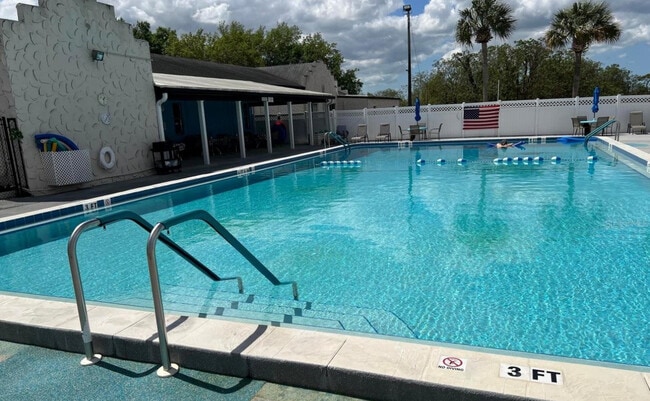 Building Photo - 12136 Fairway Ave