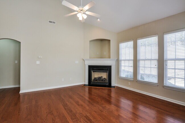 Foto del edificio - 529 Ashgreen Ct