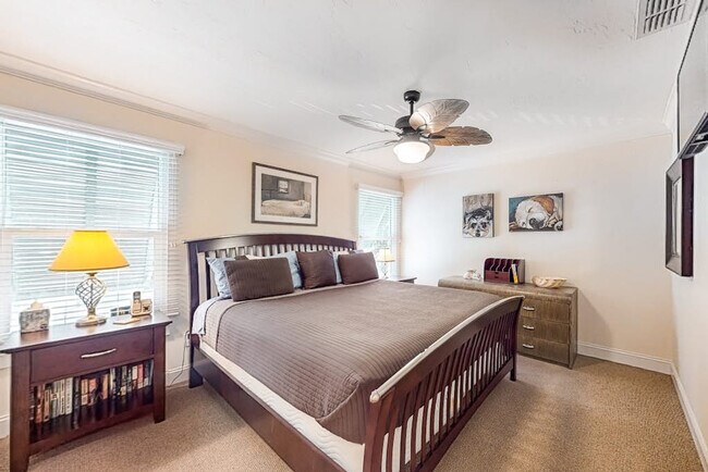 Building Photo - 6040 E Peppertree Way