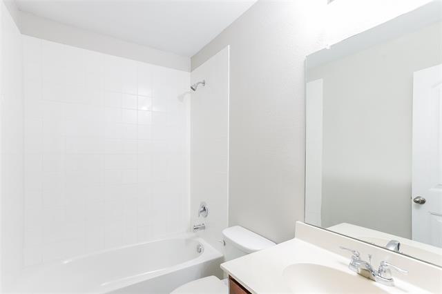 Foto del edificio - 1213 Basswood Ln