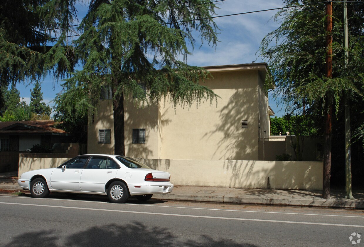 Foto del edificio - 12553 Chandler Blvd