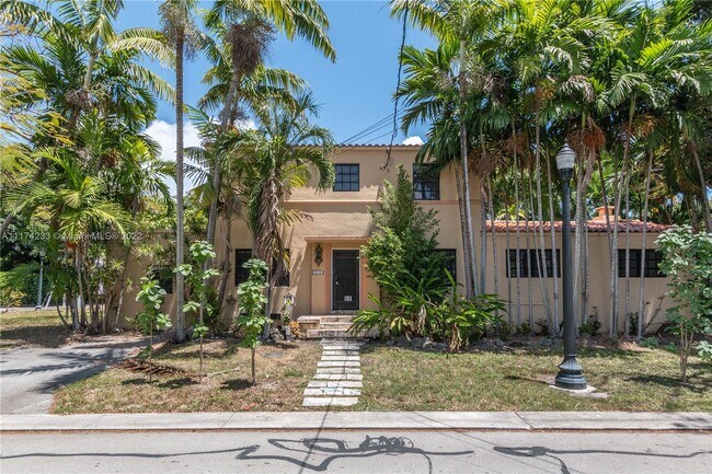Building Photo - 315 W San Marino Dr