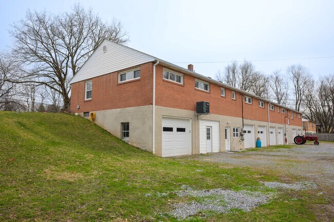 Foto del edificio - 2305 River Rd