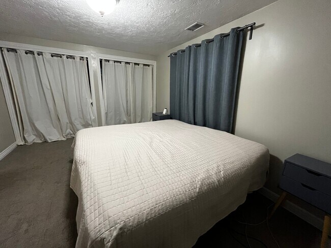 Building Photo - 924 W 1020 N