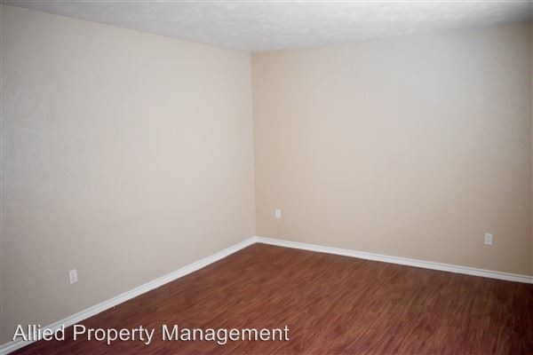 Building Photo - 520 N Hampton Rd