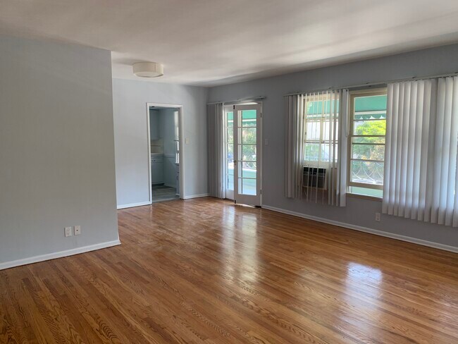 Foto del edificio - 1620 Glendon Ave