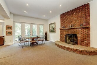 Building Photo - 25 Highfield Ct