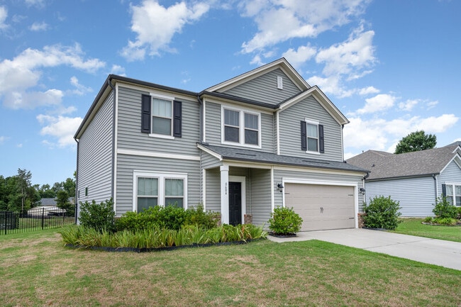 Foto del edificio - 8604 Caruthers Dr